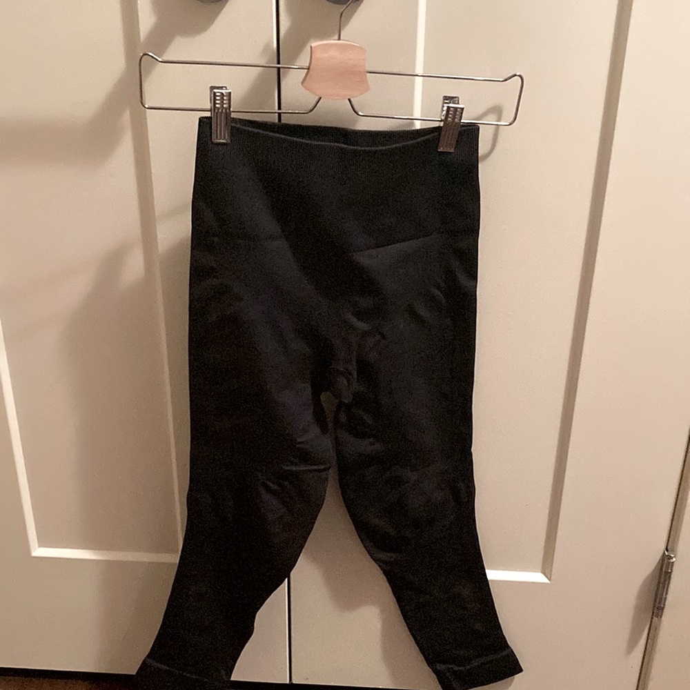 Lululemon compression crop